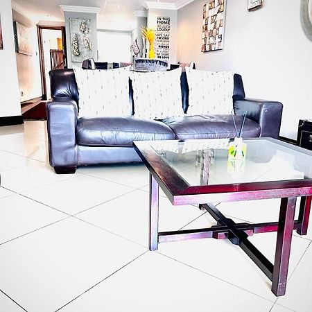 The Sails Penthouse With Private Rooftop Pool Durban Bagian luar foto